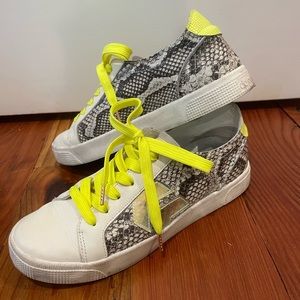 Dolce Vita Zaga Snake Sneakers. 6.5